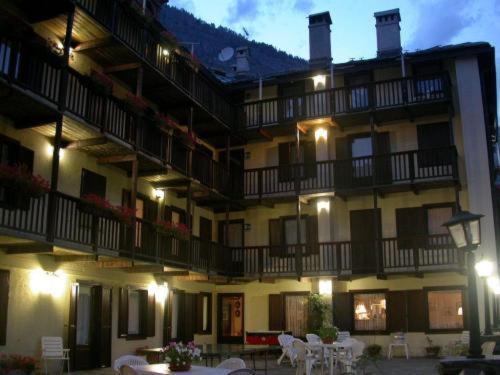 Hotel Tavernier Курмайор Экстерьер фото